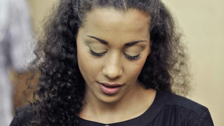 CANTORA POP CONDENADA POR CONTAMINAR PARCEIROS COM HIV-SIDA
