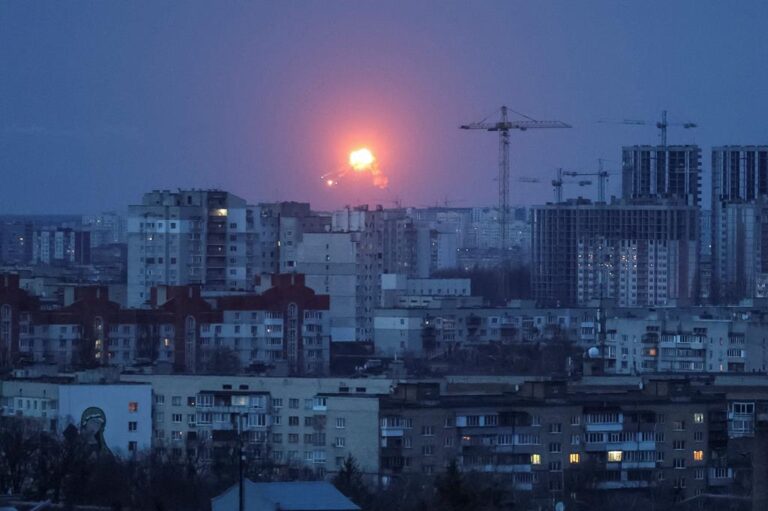 FORÇA AÉREA UCRANIANA ABATE  QUATRO DE NOVE MÍSSEIS RUSSOS DURANTE A NOITE