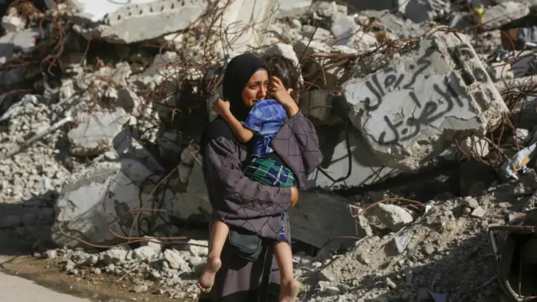 ATAQUE ISRAELITA A ESCOLA EM GAZA CAUSA 17 MORTOS