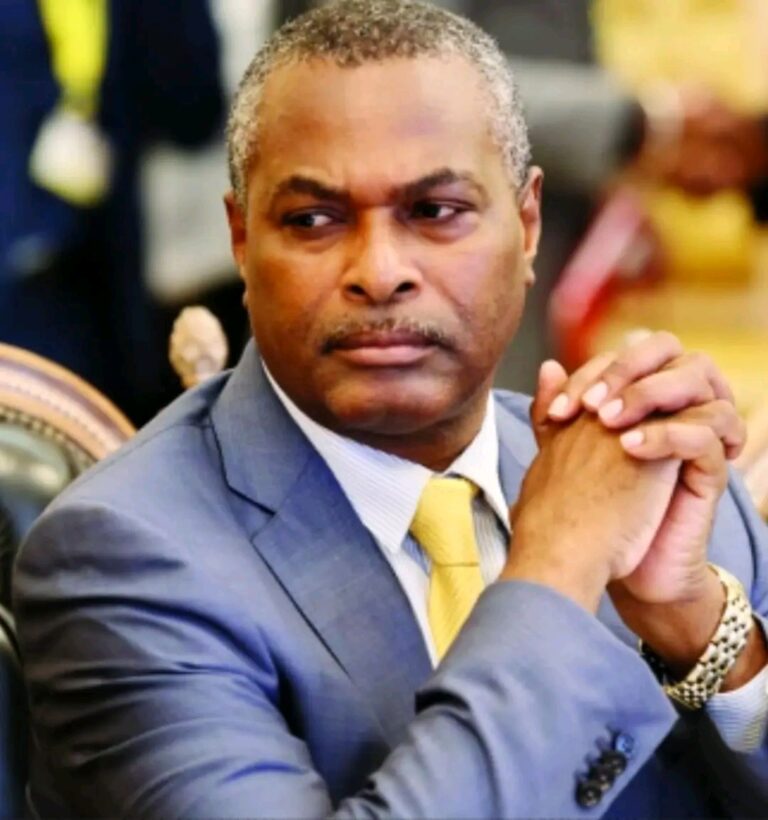 PRESIDENTE DA REPÚBLICA PESCA ABEL CHIVUKUVUKU PARA CONSELHO DA REPÚBLICA