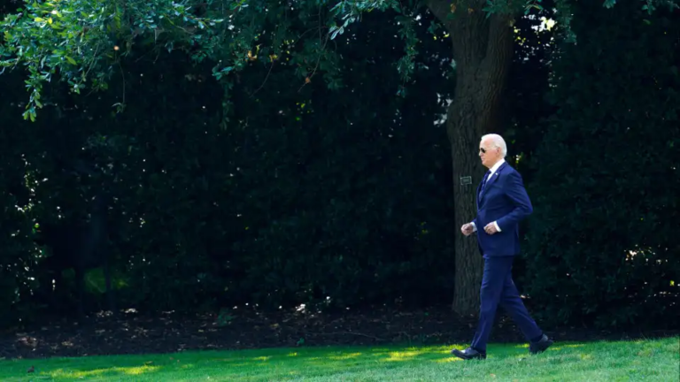 BIDEN VISITA FLORIDA NO DOMINGO PARA VERIFICAR DANOS DO FURACÃO MILTON