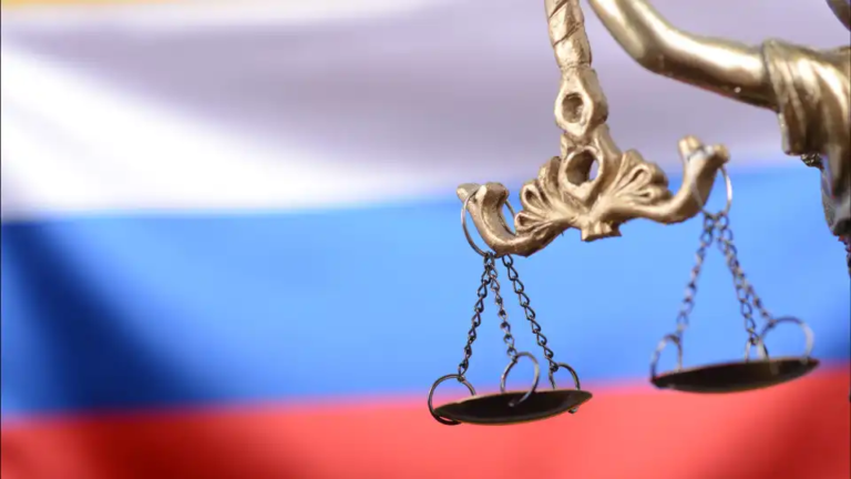 RÚSSIA:TRIBUNAL DECRETA DETENÇÃO DE JORNALISTA DA CNN POR REPORTAGEM EM KURSK