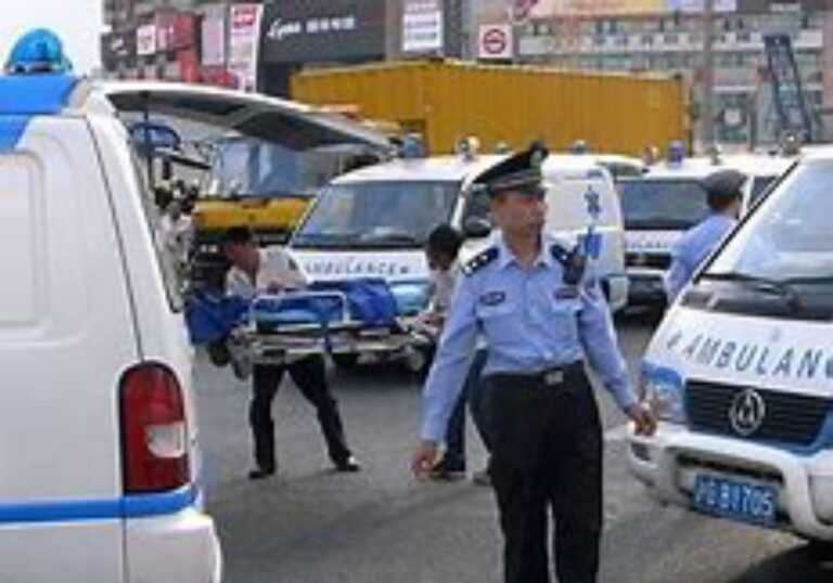 CHINA: A TRAPELAMENTO FAZ MAIS DE 30 MORTOS E 43 FERIDOS