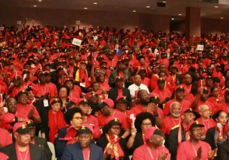 REFORMAS NO MPLA: SEPARAÇÃO ENTRE LIDERANÇA PARTIDÁRIA E CANDIDATURA PRESIDENCIAL EM DISCUSSÃO