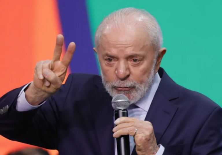 LULA DA SILVA TEVE ALTA E ESCLARECE SITUAÇÃO EM CONFERÊNCIA DE IMPRENSA