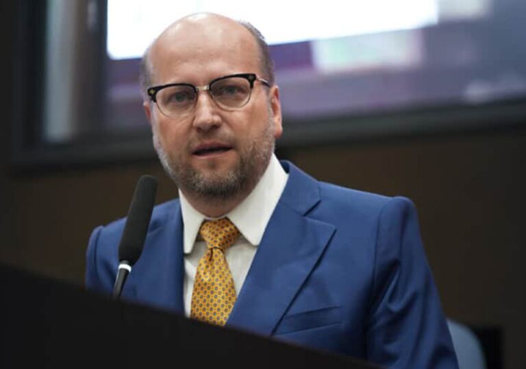 FAMA DE CARLOS FEIJÓ ASSEMELHASSE COM A MINHA NO BRASIL-AFIRMA ADVOGADO BRASILEIRO NELSON WILIANS
