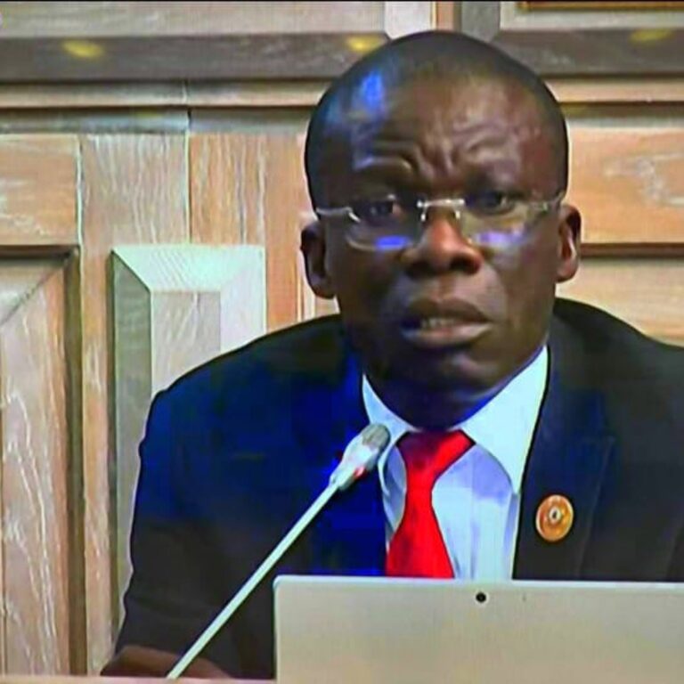 Terá João Lourenço coragem, força e punho para contornar os “marginais” do Regime que o cercam e aprisionam?-Joaquim Nafoia