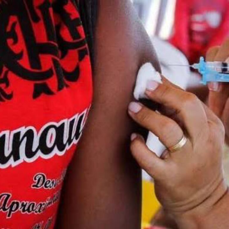 Pais e encarregados de educação negam campanha de vacinação do cancro do colo do útero