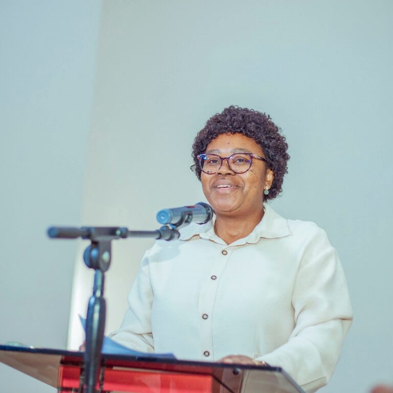 Governadora do Bié Felicita Príncipe Zuadas pela Vitória no “Unitel Estrelas ao Palco”