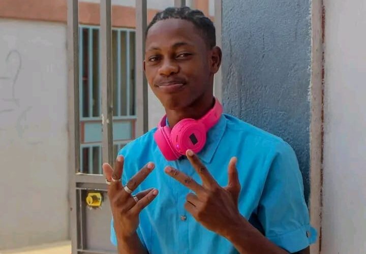 Família de jovem assassinado com quatro tiros denuncia suposto encobrimento do criminoso pela polícia