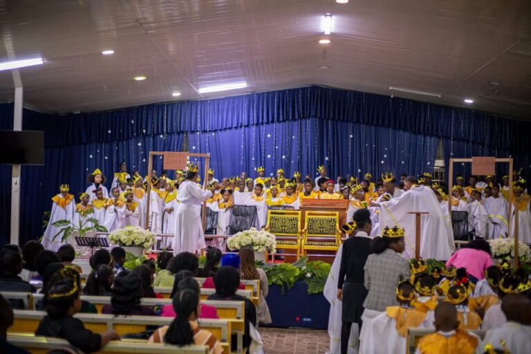 Crianças adventistas celebram o nascimento de Jesus com reflexão sobre a compaixão de Cristo
