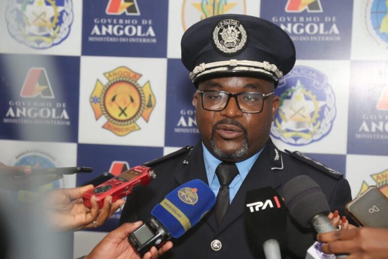 Comandante-geral suspende direcção do Cofre de Previdência da Polícia