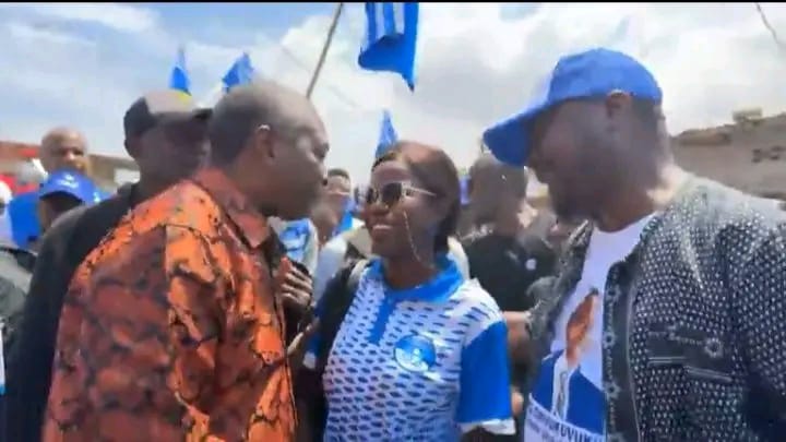 Abel Chivukuvuku reforça contacto com as comunidades no município da Samba