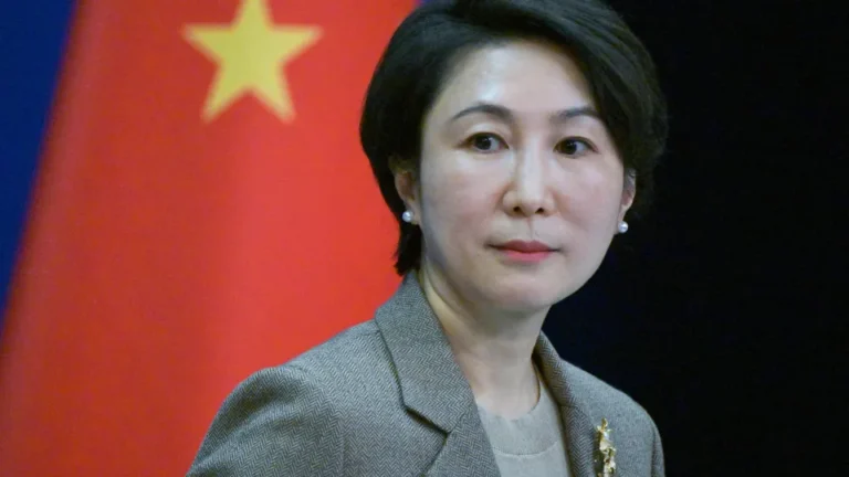 China critica EUA por interceção de navio ligado à Rússia