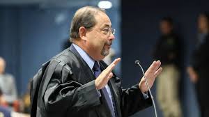 Defesa de Bolsonaro alega risco de agravamento da saúde e pede pena domiciliária