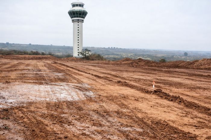 Governo de Luanda proíbe compra de terrenos e circulação de viaturas na área do novo aeroporto